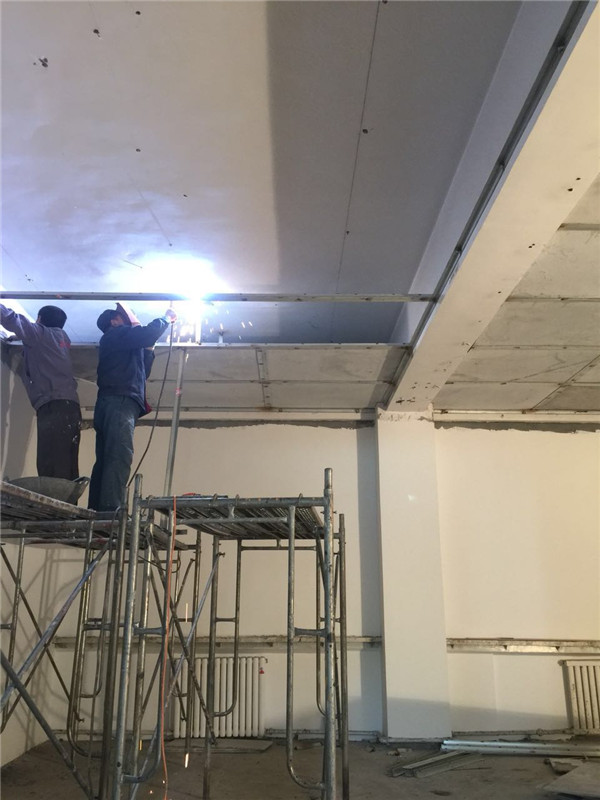 新疆武警边防医院高能X射线防护吊顶(图1)